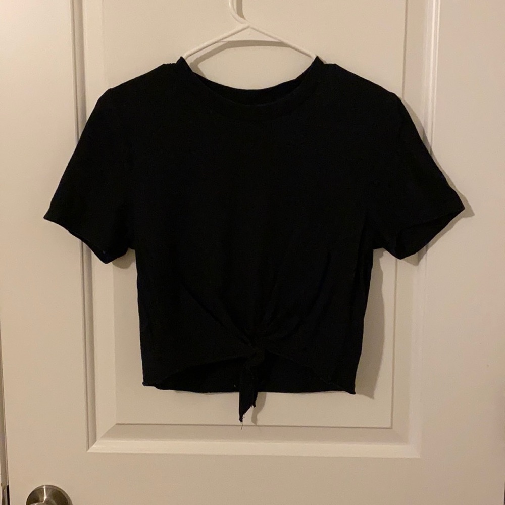 Black Cropped Tie Front Tee